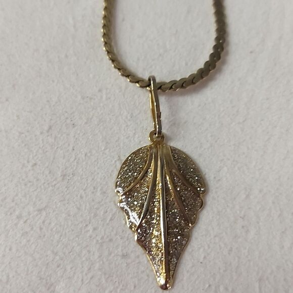 VINTAGE necklaces Assorted styles - Picture 6 of 12